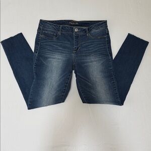 Maurices DENIM JEANS Med Dark Blue SANDBLASTED SLIM STRAIGHT Stretch Size L-R